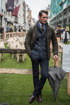 Gentleman Style Outfits, David Gandy Style, Mens Fashion Country, Mens Tailor, Kind Of, Old School Style, Best Dressed Man