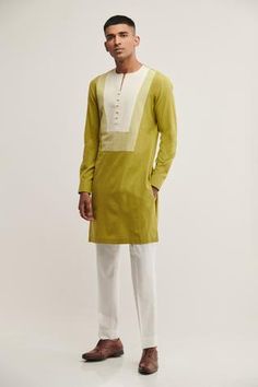 Shop for Dhruv Vaish Green Handloom Cotton Kurta for Men Online at Aza Fashions Half Kurta For Men Casual, Mens Kurta Colours, Textured Kurta For Men, Normal Kurta For Men, Men’s Kurta Embroidery, Short Kurtas, Short Kurta For Men, Stylish Boy Clothes, Embroidery Kurta