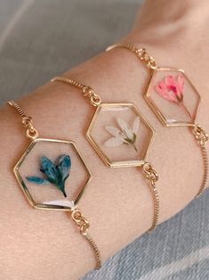 Dried Flower Bracelet, Pressed Real Flower Hexagonal Bracelet, Bridesmaid Jewelry, Wedding Jewelry,bloom Baby Shower Jewelry/christmas Gift - Etsy Baby Shower Jewelry, Seni Resin, Preschool Craft, Resin Jewelry Diy, Fancy Jewellery, Fancy Jewelry, Hand Jewelry, Fantasy Jewelry, Flower Bracelet