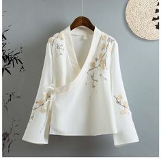 Vintage Floral Embroidery, Embroidery Shirt, Linen Shirts, Wrap Shirt, Shirt Embroidery, Embroidered Clothes, Vintage Embroidery, Loose Blouse, Wrap Blouse