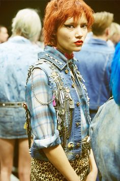 Biker Denim, Denim Art, Dramatic Style, Denim Inspiration, Diy Jacket, Custom Denim, Eclectic Fashion, Cool Jackets, Vintage Glamour