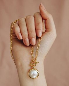 The perfect blend of timeless pearls and a chic gold link chain and toggle clasp. Hurry, this best seller won't be in stock for long! ✨ Gold Link Chain, Coin Pearls, Gold Link, Layered Chains, Back Jewelry, Gold Necklace Layered, Old Jewelry