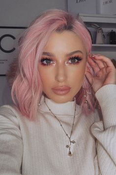 Light Pink Hair, Arctic Fox Hair Color, Fox Hair, Diy Hair Color, Frosé, Hair Color Shades, Platinum Hair, Permanent Hair Dye