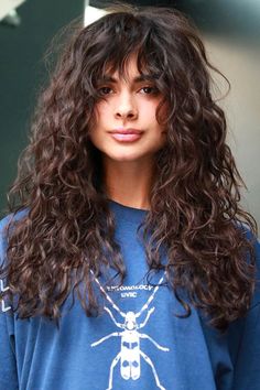 Curly Shag Haircut, Long Curly Haircuts, Natural Curly Hair Cuts, Curly Bangs, Haircuts For Wavy Hair, Hair With Bangs, Curly Hair With Bangs, Long Hair With Bangs