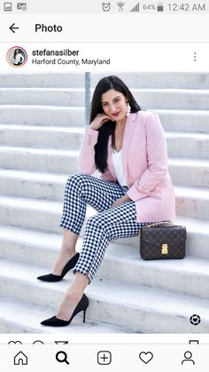 Belt Louis Vuitton, Classic Fashion Looks, Spring Workwear, Stylish Business Outfits, Look Legging, Louis Vuitton Pochette Metis, Looks Pinterest, Cute Work Outfits, Gingham Pants