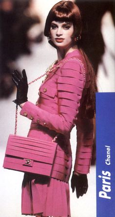 Chanel Couture Spring 1991 Chanel Catwalk, Power Suits For Women, Chanel 80s, Pink Couture, Kristen Mcmenamy, 90s Chanel, Decades Of Fashion, Iconic 90s