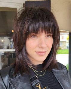 70 Brightest Medium Length Layered Haircuts and Hairstyles for 2024 Haircut With Fringe, Monday Hair, Claire Hair, Medium Length Layered Haircuts, Rock Hair, Layered Haircuts Shoulder Length, Angled Bobs, Rock Hairstyles