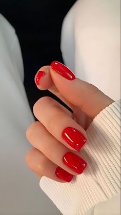 Trendy Red Nails, Red Nails Ideas, Winter Nail Art Designs, Red Manicure, Spring Nail Designs, Simple Gel Nails, Casual Nails, Shellac Nails, Winter Nail Art