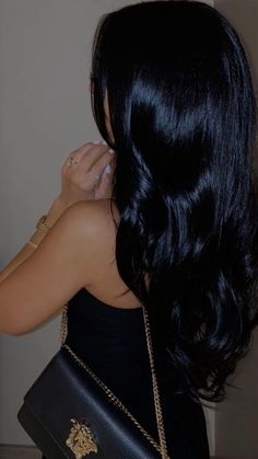 Dark Black Hair, Models Outfits, Blue Black Hair, Jet Black Hair, Black Hair Color, Baddie Hairstyles