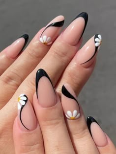 Carcase Iphone, Black And White Nail, Black And White Nail Designs, Nail Art For Beginners, Nude Nail Designs, Nagel Tips, Colorful Nails, Her Nails, Almond Nails Designs