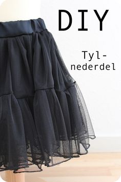 For a skirt, you need:    2 meters soft tulle  0.5 m satin or other linings  Approximately 50 cm Elastic having a width of 2.5 - 3 cm Diy Maxi Dress, Sew Dress, Diy Tutu, Diy Vetement, Soft Tulle, Minimalist Wardrobe, Diy Couture, Diy Dress