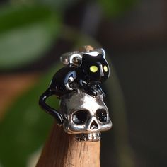 Black Cat and Skull Halloween Dread Bead | 4.5mm Hole | Dreadlock Bead | European Bead by RealSimpleDreads on Etsy Skull Halloween, Halloween Skull