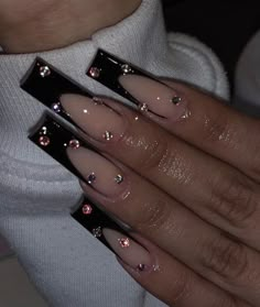 Black French Tip Nails Press on Nails Pressons - Etsy Black French Tip Nails, Black French Tip, Unghie Sfumate, Black Acrylic Nails, Edgy Nails, Grunge Nails, Baddie Nails, Long Acrylic Nails Coffin, Black French