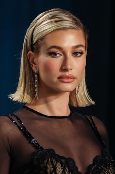 Short Hair Bangs Wedding Styles, Slick Back Bob, Hailey Bieber Bob, Short Hair Wedding Guest, Half Shaved Hairstyles, Cute Summer Haircuts, Bangs For Straight Hair, Elegant Long Hairstyles