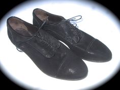 Stylish women's Italian metallic leather designer lace up designer shoes Size 39 The Italian black metallic leather lace up dress shoes are designed by ATTILIO GIUSTILEO LEOMBRUNI The elegant women's shoes are constructed with shiny metallic black leather designed with a rounded toe The interior of the lace up Italian flats is lined in leather The soles are partially waffle design rubber & partially leather. The base of the leather sole is stamped: VERO CUOIO 39 Italian Size 39 The exterior Waffle Design, Lace Up Dress, Paris Woman, Karl Lagerfeld Paris, Pointed Toe Flats, Tie Shoes, Black Metallic, Leather Lace, Metallic Leather