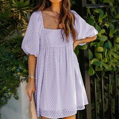 This Mini Dress Is Too Cute To Pass Up Square Neckline Girly Puffed Sleeves That Can Be Worn On Or Off The Shoulder Babydoll Swing Silhouette Very Comfortable And Lightweight Soft Textured Lining A Beautiful Shade Of Lilac Purple Pair This With Heels To Complete Your Look 100% Polyester Pit To Hem Measurement: Approx 24.75 Inches Sleeve Length: Approx 13 Inches Never Worn And Still In Original Packaging Full Sleeves Dress, Babydoll Dresses, Short Pollera, Purple Square, Babydoll Mini Dress, Blue Dress Short, Chiffon Dresses, Dress Flowy, Babydoll Style