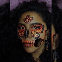 Sugar Skull Artwork, Butterfly Skull, Skeleton Makeup, Sugar Skull Makeup, Pretty Halloween, Skull Makeup, Skull Artwork