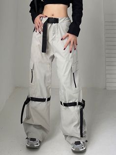 Futuristic Cargo Pants, Futuristic Pants, Indie Pants, Girls Cargo Pants, Indie Aesthetic Outfits, Women Grunge, Loose Sweatpants, E Girl Outfits, Leg Women