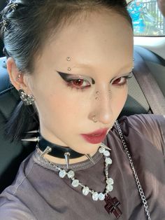 xhs future0150 Goth Costume, Types Of Makeup, Hooded Eyes, Futurism, Visual Kei, Makeup Inspo, Makeup Inspiration, Makeup Artist, Eyeliner