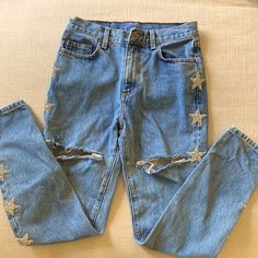 Carmar Denim Alexander Ezra Rhinestone Star Jean. Size 26. Slim Fit. High Waisted. Distressed In Front. 100% Cotton. Excellent Condition. Star Jeans, Blue And Silver, Jeans Size, Alexander, Design Ideas, Women Jeans, Slim Fit, High Waisted, Stars