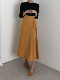 Fall Outfit Skirt, Skirt Outfits For Fall, Skirt Outfits Spring, Skirt Fall Outfits, Fall Outfits Skirt, Winter Skirt Outfits, Skirts Aesthetic, Elegant Skirt Outfits, Outfit Ideas Skirt