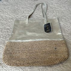 Perfect, Like New Condition. Roomy And Stylish Beach Or Carryall Bag. Carry All Bag, Womens Tote Bags, 10 Inch, Gold Metal, Like New, Shoulder Bag, Cream, Women Shopping, Gold