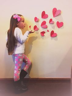 Valentine’s Day Toddler Photos, Valentines Photoshoot Ideas Kids, Sibling Valentines Photos, Valentines Pictures Kids, Valentine Photo Ideas, Diy Photo Props, Valentine's Day Party Games, Girl Valentines