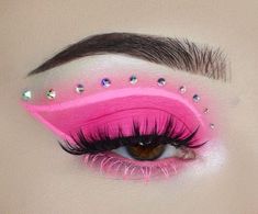 Purple Makeup Looks, Birthday Makeup Looks, Makeup Ojos, Pink Eyeshadow Look, Windows To The Soul, Makeup Pictorial, Pink Eye Makeup, Graphic Makeup, Barbie Makeup