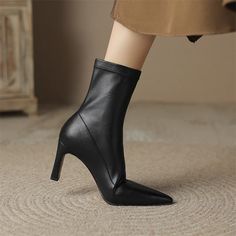 USS Shoes Ludy Women's Boots | ussshoes.com – USS® Shoes Sewing Fashion, Brand Collaboration, Pointed Toe Boots, Slip On Boots, How To Stretch Boots, Boot Types, Drawings Simple, Toe Boots, Pig Skin