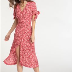 Like New Rouje Laura Dress. Laura Dresses, Girl Dress Pattern, Jeanne Damas, French Dress, Closet Space, French Girl, Tea Dress, Floral Midi Dress, Women's Summer Fashion