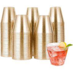 Dazzling Appearance - Get ready to add glamour to your party with our 9OZ Glitter Plastic Cups! These plastic tumbler cups are perfect for any special occasion and will make your drinks sparkle and shine with golden glitter. Multi-purpose cups can be used for snacks, cold beverages, or crafts. The plastic party cups can be easily thrown away once they have served their purpose. This helps make cleaning up quick and easy. The disposable cups come in a package that contains a count of 50 units. Ea Disposable Wedding Cups, Cups For Wedding, Thanksgiving Birthday Parties, Whiskey Cups, Birthday Party Cups, Plastic Party Cups, Wedding Tumblers, Clear Tumblers, Plastic Forks