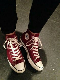 Red Shoes Women, All Star Aesthetic, Converse Maroon, Burgundy Clothes, Red All Star, Boty Converse, Maroon Converse