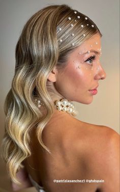 Hoco Slick Hair, Bedazzled Hair Prom, Hair Ideas Eras Tour, Make Up Ideas For White Outfit, Slick Hair Curled, Pearl Slick Hair, Slick Back Ponytail With Pearls, Graduation Party Makeup Ideas, Hoco Hairstyles Down Slick Back