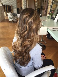 LOVE (apply with my hair color instead?) (dimensional) Highlights Ideas, Honey Blonde Hair, Haircuts For Long Hair, Brown Hair Colors, Brunette Hair