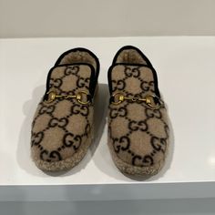 The Most Comfortable Slippers!!!! Fur Lined Gucci Logo Embellished In Amazing Condition (Only Selling Because My Feet Grew During Pregnancy!!!) Slippers Fur, Shoes Gucci, Comfortable Slippers, Gucci Logo, Knight Rider, Gucci Shoes, Flat Shoes Women, Loafer Flats, Slippers