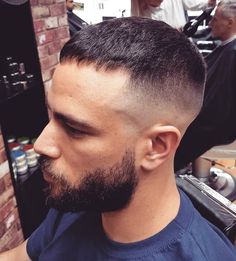 Short Combover Fade, Skin Fade Buzzcut Men, Beckham Hair, Young Men Haircuts, High And Tight Haircut, Short Hair With Beard, Fade Skin, Crop Hair