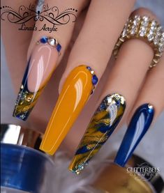 Sgrho Nails, Elegant Nail, Elegant Nail Art, Amazing Nails, Spring Nail Designs, Nails Design With Rhinestones