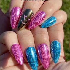 Jinx Themed Nails, Vi Arcane Nails Design, Jinx Nails Season 2, Arcane Nail Art, Jinx Inspired Nails, Jinx's Nails Arcane, Arcane Nails Design, Jinx Nails Arcane, Gengar Nails