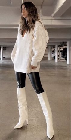 Knee High White Boots Outfit, White Tall Boots Outfit, Boots Outfit Fall, Chunky Sweater Outfit, White Chunky Sweater, White Knee High Boots, Knee High Boots Outfit