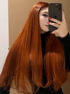 Deep Orange Hair, Deep Ginger Hair, Pretty Red Hair, Hair Color Mahogany, Hair Color Streaks, Haircuts For Wavy Hair