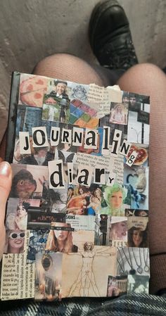 Diario, journal, aesthetic y todas las cosas cool de tu mente. Sketching Book Ideas, Journal Ideas Aesthetic Cover Page, Aesthetic Front Cover Ideas, Scrap Notebook Ideas, Pretty Scrapbook Pages, Journal Astetic Pictures, Cute Journals Notebooks, Front Cover Ideas For Journal, Pretty Journals Ideas