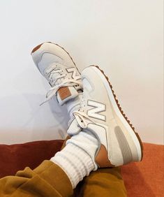 Aesthetic Sneakers, Trendy Shoes Sneakers, Dad Shoes, Fresh Shoes, Cute Sneakers, New Balance 574, Hype Shoes, Shoe Inspiration, Shoe Inspo