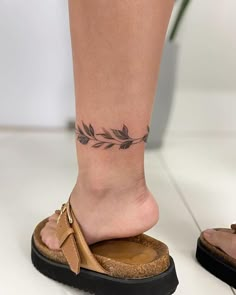 Back Tattoo Ideas For Women, Feather Tattoo Ankle, Spine Tattoo Quotes, Back Tattoo Ideas, Ankle Tattoo Designs, Ankle Bracelet Tattoo, Magical Pictures, Forearm Band Tattoos, Cute Hand Tattoos