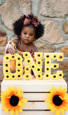 Sunflower First Birthday Photoshoot, Butterfly Theme Baby Photoshoot, Toddler Sunflower Photoshoot, Newborn Sunflower Photoshoot, 1st Birthday Girl Photoshooting Black