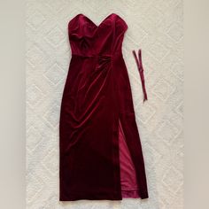 Guess By Marciano/ Velvet/ Drapy Corsage Midi Dress/ Side Zipper Closure/ Removable Straps/ Front Cutout /6% Spandex: Material Is Stretchy//Color: Burgundy Red/ Size:4///New With Tag Guess By Marciano, Clothing Styles, Burgundy Red, Japanese Art, Side Zipper, Cosplay Costumes, New Dress, Size 4, Midi Dress