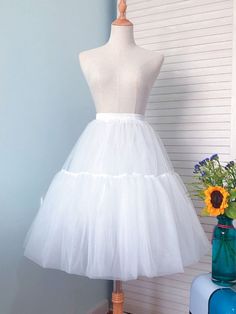 Attention: This price includes a petticoat only; others are not included. Alice In Wonderland Costume, Wonderland Costumes, Vintage Gothic, Birthday Gift Ideas, Petticoat, Alternative Fashion, Free Size, Elastic Waist, Ballet Skirt