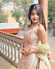 Samridhi Shukla, Ayesha Singh, Cute Celebrity Couples, Gals Photos, Pranali Rathod, Beautiful Casual Dresses, Teen Dress, Saree Photoshoot, Beautiful Photoshoot