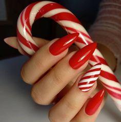 Red And White Nails, Unghie Sfumate, Candy Cane Nails, Red Christmas Nails, Christmas Gel Nails, Christmas Nails Acrylic, Red Nail, Festival Nails, Xmas Nails