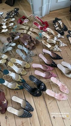 Carrie Bradshaw Shoes, Matilda Djerf, Shoe Inspo, Aesthetic Shoes, Swag Shoes, Carrie Bradshaw, Pretty Shoes, Dream Shoes