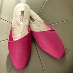 The Devon luxe memory foam slippers by Luvons seamlessly blends modern aesthetics with timeless sophistication. Crafted from Slub performance silk upper and luxuriously soft faux fur, it offers all-day comfort with superior arch support. Perfect for lounging, working from home, or entertaining guests, its versatility extends to indoor/outdoor wear thanks to the rubber soles.The Devon elevates every step, making it the perfect fusion of style and comfort.Product Care: Washing Instruction: Luvons are machine-washable. Place your Devon slippers in the mesh laundry bag included with every pair, machine wash in cold water, and air dry only (do not tumble dry or use heat). Material: Slub performance silk upper, faux fur, high density memory foam, rubber solesCountry of origin: China Foam Slippers, Mesh Laundry Bags, Bootie Sandals, Black Camel, Sneaker Slippers, Baby Boy Shoes, Mesh Bag, Entertaining Guests, Outdoor Wear